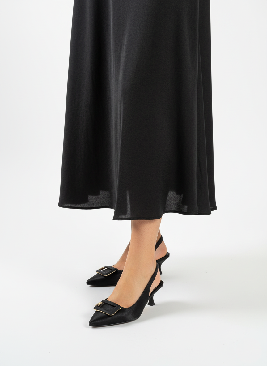 کفش مجلسی زنانه پاشنه 3 سانت باریک رویه ساتن یراق طلایی